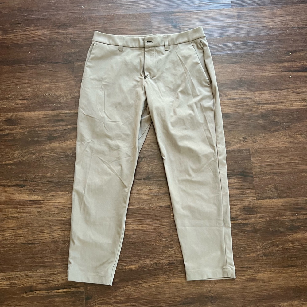 Lululemon commuter pants in tan (32x28) men’s chino pant
